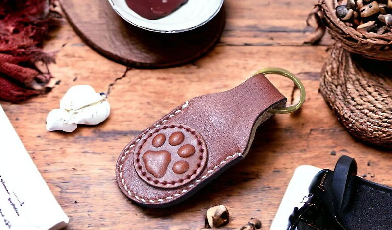 [Handmade] Two-color cat paw magnetic buckle storage cover/sensor buckle cover/bronze key ring - Keychains - Genuine Leather Orange