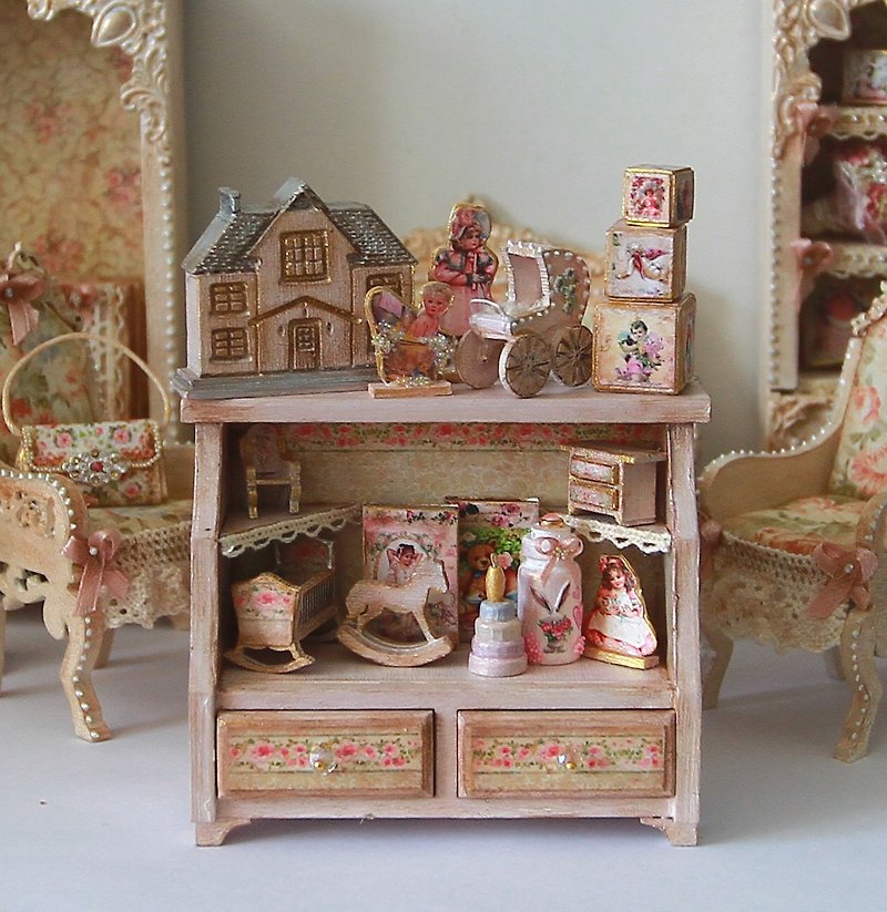 Miniature cabinet + toys in 1:12 scale. For doll House. - 其他 - 木頭 多色