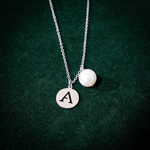 NamesisAccessories Custom name necklace 1 monogram in round pendant with white pearl