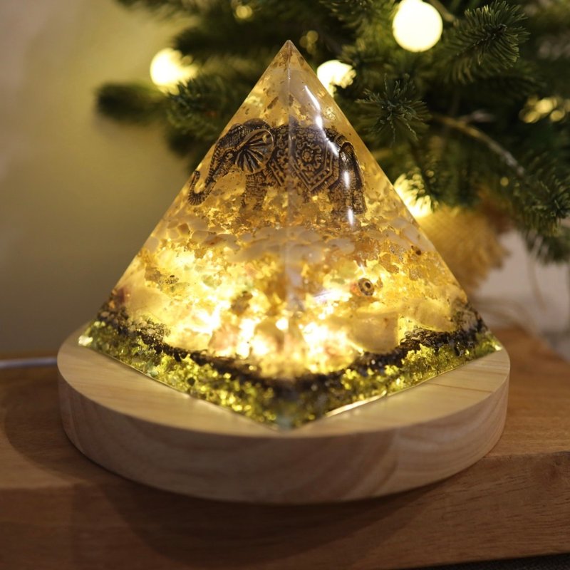 [Special order] Very large 12cm sacred elephant legend Ogang Pyramid night light-crystal healing and good luck - โคมไฟ - เครื่องประดับพลอย หลากหลายสี