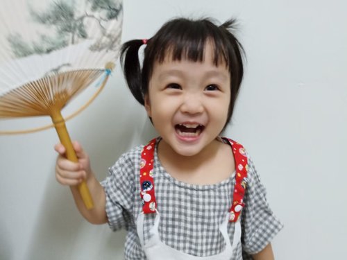 花見小路．小花針線房 新年防疫幼兒口罩掛繩 寬版掛帶 二歲半模特兒帶得住 上幼稚園用