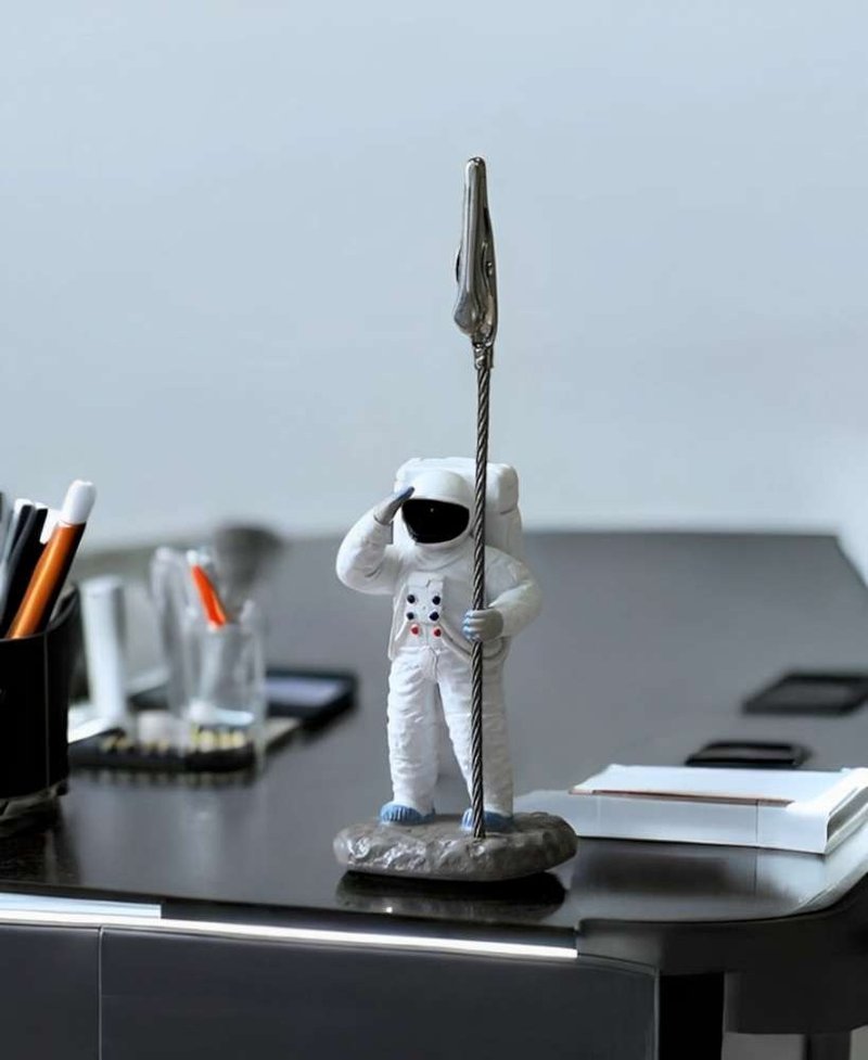 Japanese Magnets desktop small astronaut-shaped Memo folder/business card holder/note paper holder (salute style) - Card Stands - Resin White