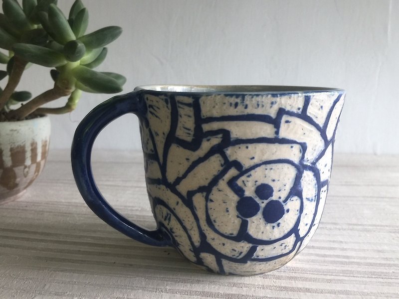 Yang carved series - Hibiscus white pottery cup _ pottery mugs - แก้วมัค/แก้วกาแฟ - ดินเผา ขาว
