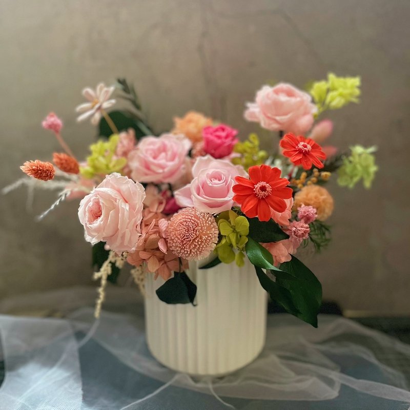【永生花禮】客製粉白色系永生花禮 - 乾燥花/永生花 - 植物．花 多色