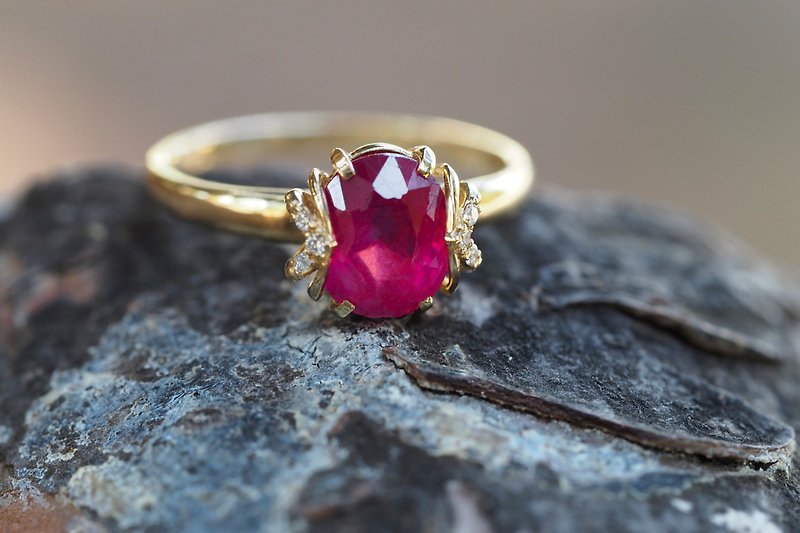 Precious Metals General Rings Gold - 14 kt gold ring with ruby and diamonds