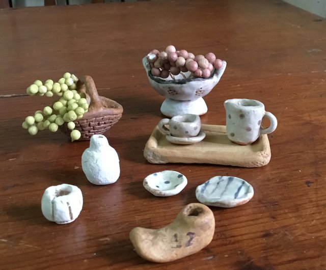 HEREND 陶磁器 小物入れ 花のモチーフ 直径約12cm HEREND 陶磁器 小物入れ 花のモチーフ 直径約12cm