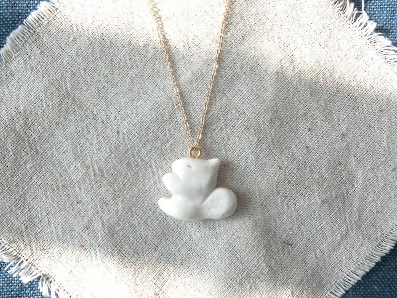 Stone / Animal Series White Little Squirrel Nature Ceramic Necklace - สร้อยคอ - เครื่องลายคราม ขาว