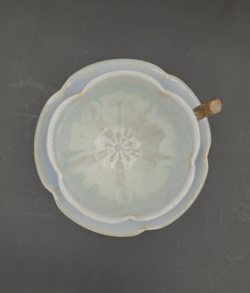 梅花造型杯 手作咖啡杯 梅花咖啡杯 花形咖啡杯 可愛杯子 咖啡杯 - 咖啡杯/馬克杯 - 陶 