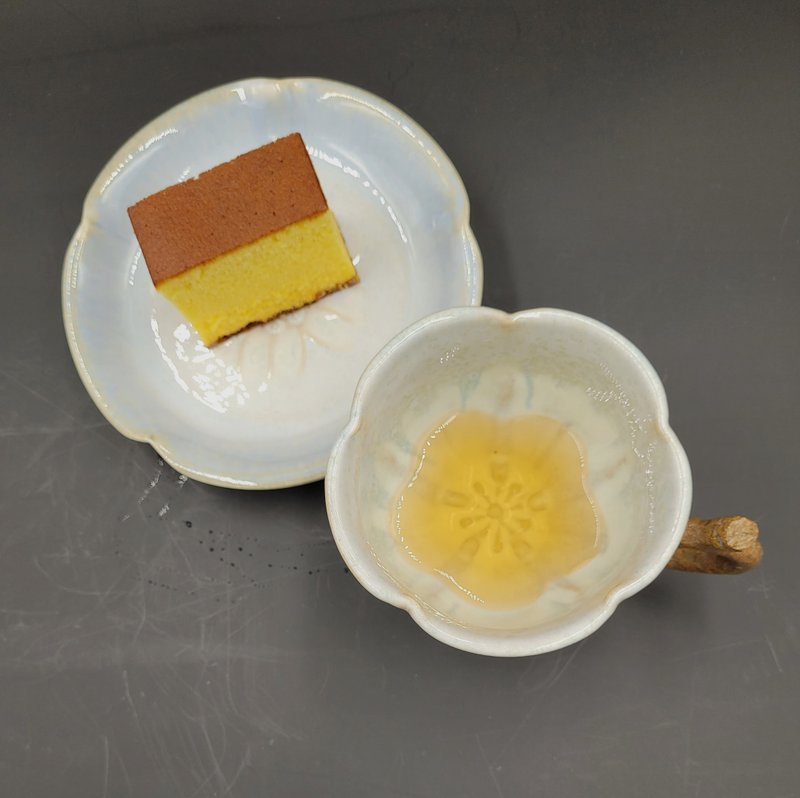 梅花造型杯 手作咖啡杯 梅花咖啡杯 花形咖啡杯 可愛杯子 咖啡杯 - 咖啡杯 - 陶 