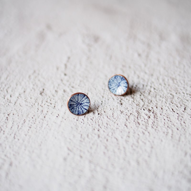 Daily Enamel Round Earrings-Blue and White Lines on Ears - ต่างหู - วัตถุเคลือบ หลากหลายสี