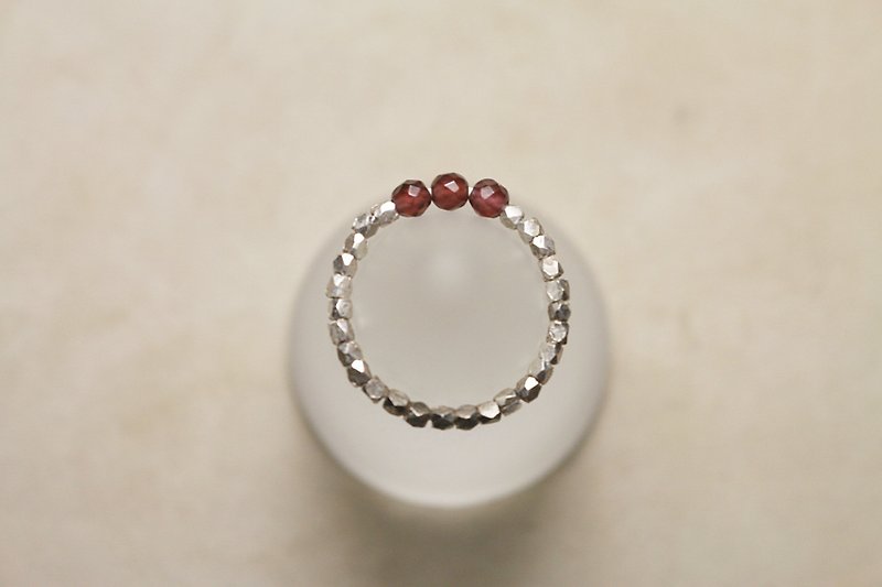 Mishivénus garnet fine soft ring 925 sterling silver natural stone ring // vr026 - แหวนทั่วไป - หิน สีแดง