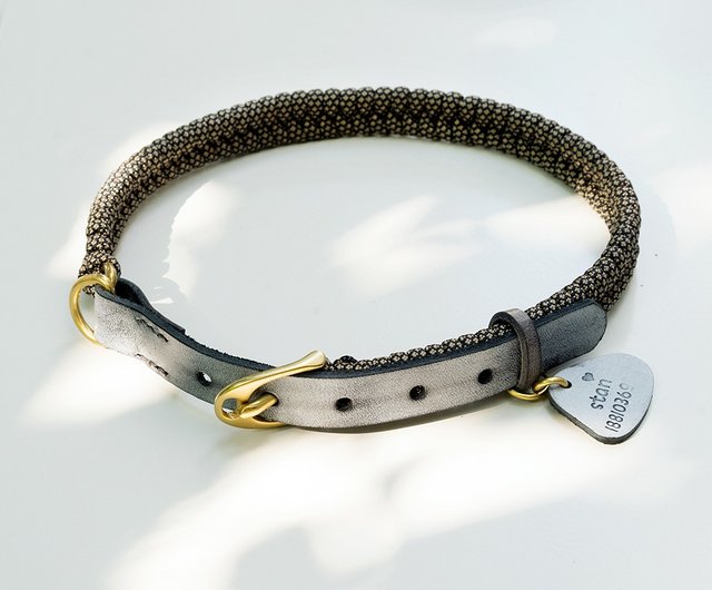 本革製のトラクションパラコードを備えた小、中、大の首輪