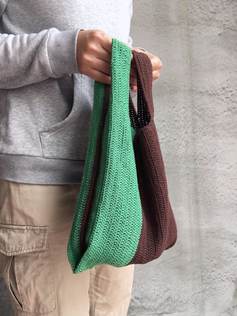 Contrast color vest bag big tree - กระเป๋าถือ - ผ้าฝ้าย/ผ้าลินิน 