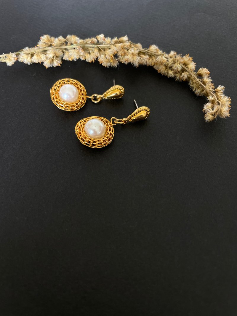 Old and Good Antique Jewelry Gold Pendant Pearl Drop Needle Earrings P227 - ต่างหู - โลหะ สีทอง