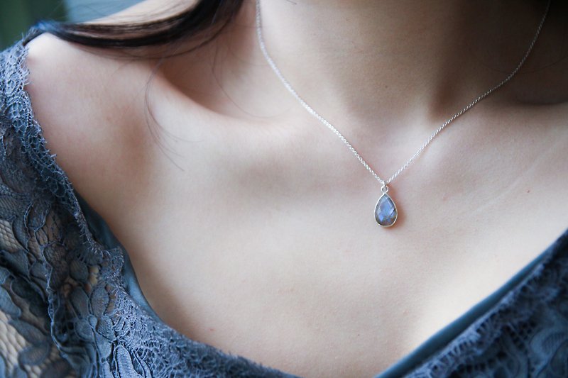 Section droplet glare labradorite Silver Necklace - Necklaces - Gemstone Blue