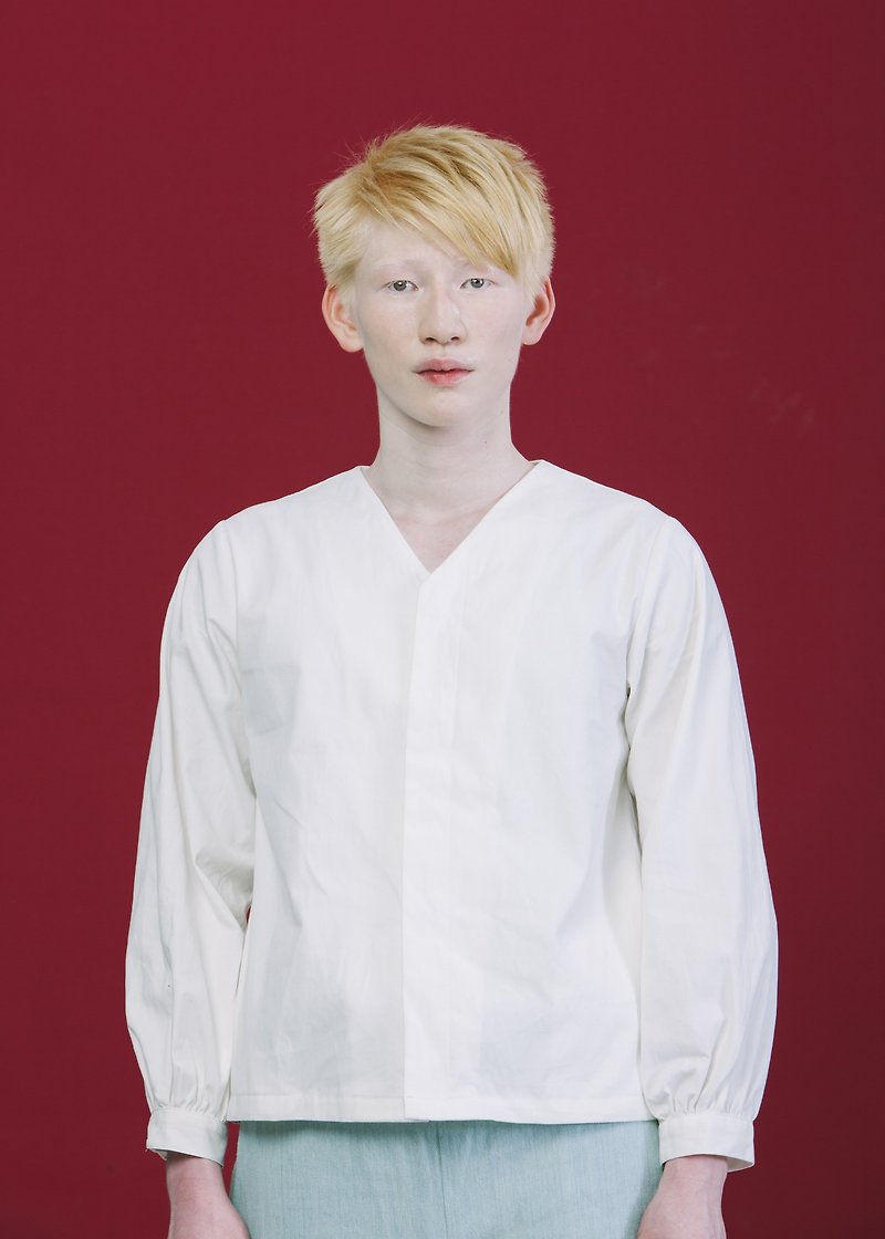 magoja style v-neck shirt (unisex) - เสื้อเชิ้ตผู้หญิง - ผ้าฝ้าย/ผ้าลินิน ขาว