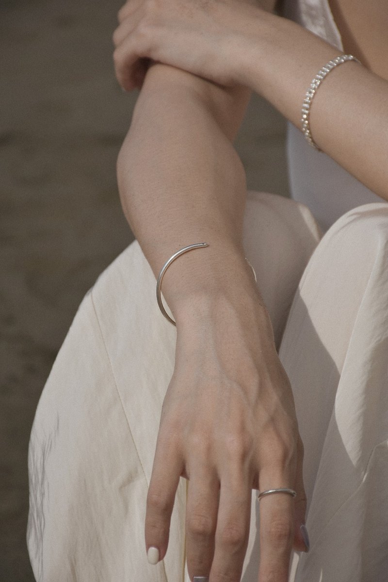 Zhu. Sunset Horizon (Lettering Bracelet / Sterling Silver / Customized / Adjustable) - Bracelets - Sterling Silver Silver