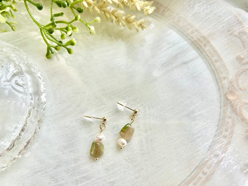 Cat's eye watermelon tourmaline and freshwater pearl earrings watermelon tourmaline tourmaline natural freshwater pearl - ต่างหู - คริสตัล หลากหลายสี