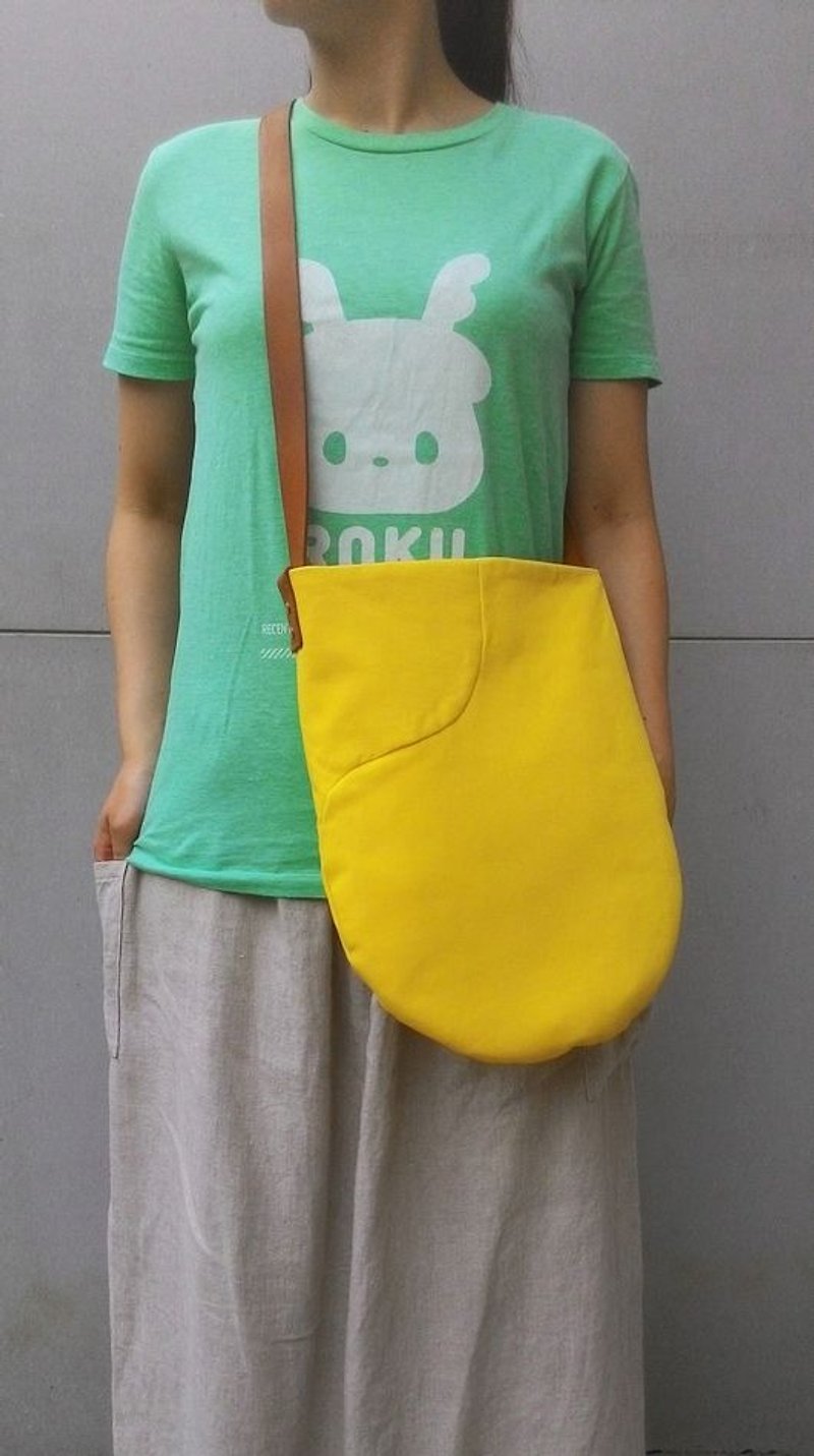 Fruit (lemon yellow)-shoulder/crossbody dual-purpose bag - กระเป๋าแมสเซนเจอร์ - ผ้าฝ้าย/ผ้าลินิน สีเหลือง