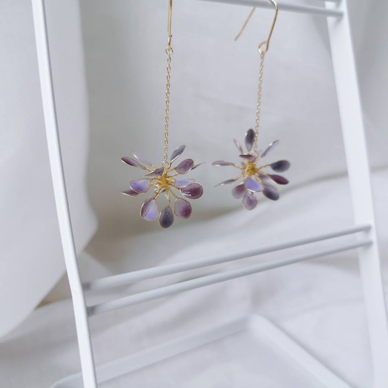 【Veverka】人間花火 金糸ゴールドレジンピアス フラワー 液晶フラワー レジンフラワー - ピアス・イヤリング - レジン パープル