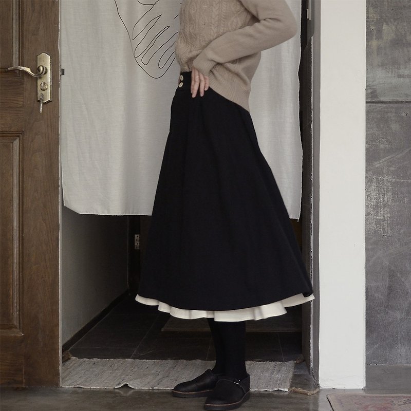 Black Double Flower Petal Dress|Skirt|Autumn and Winter|Washed Linen|Sora-219 - กระโปรง - ผ้าฝ้าย/ผ้าลินิน สีดำ