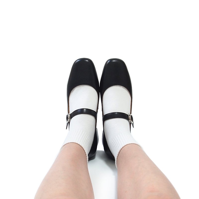 หนังแท้ รองเท้าส้นสูง สีดำ - square toe mary jane shoes (Black)