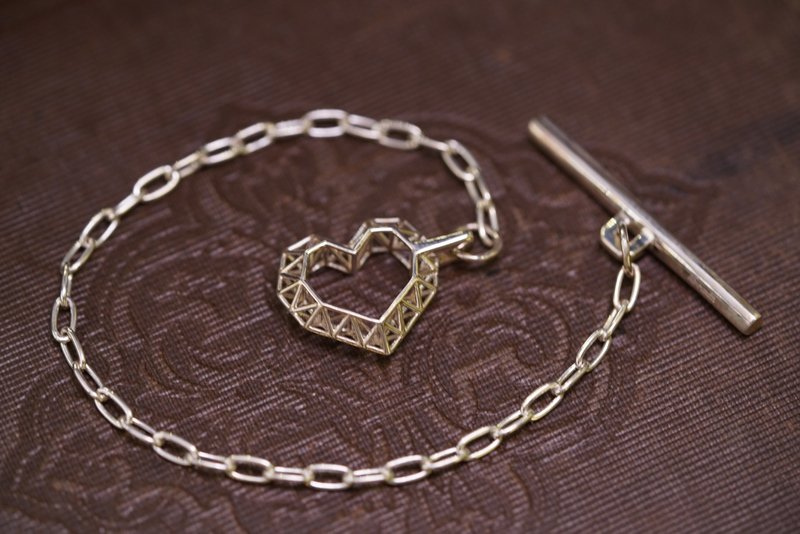 Adore Bracelet 925 Silver Heart Bracelet - สร้อยข้อมือ - เงินแท้ สีเงิน