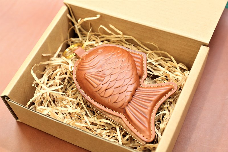 Handmade Leather Taiyaki Coin Purse Carved Fishyaki Birthday Gift Graduation Gift (gift box can be purchased in addition) - Coin Purses - Genuine Leather 