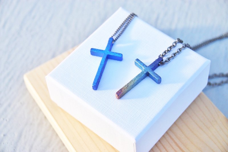 Titanium cross-customized color / lettering - Necklaces - Other Metals Multicolor