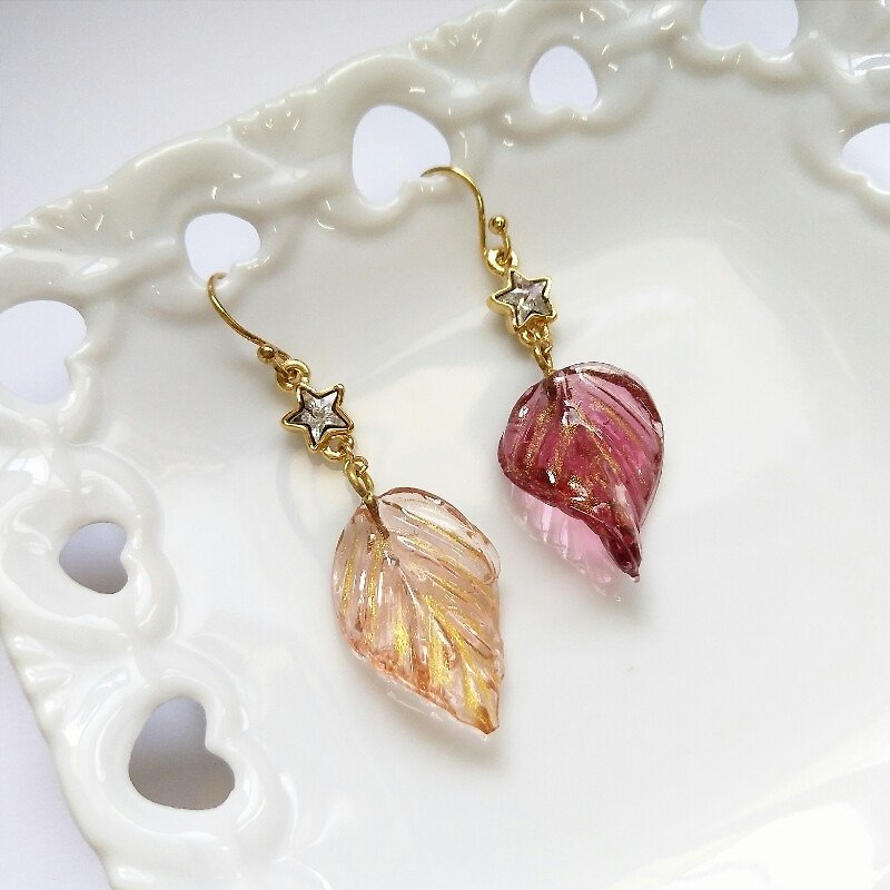 momolico powder glass leaf earrings clip-on can be changed - Earrings & Clip-ons - Other Materials Pink