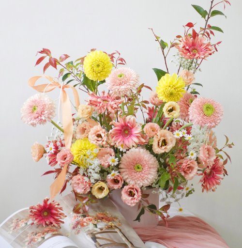 薇思花藝｜The day with flowers 2023開幕花 榮升花禮 開幕花籃 祝賀花籃 客製花籃 高架花籃