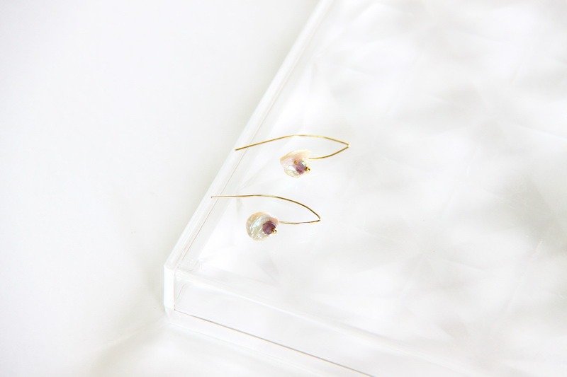 KESHI珍珠 紫水晶耳環 / Keshi pearl Amethyst 14K GF earring - 耳環/耳夾 - 寶石 白色