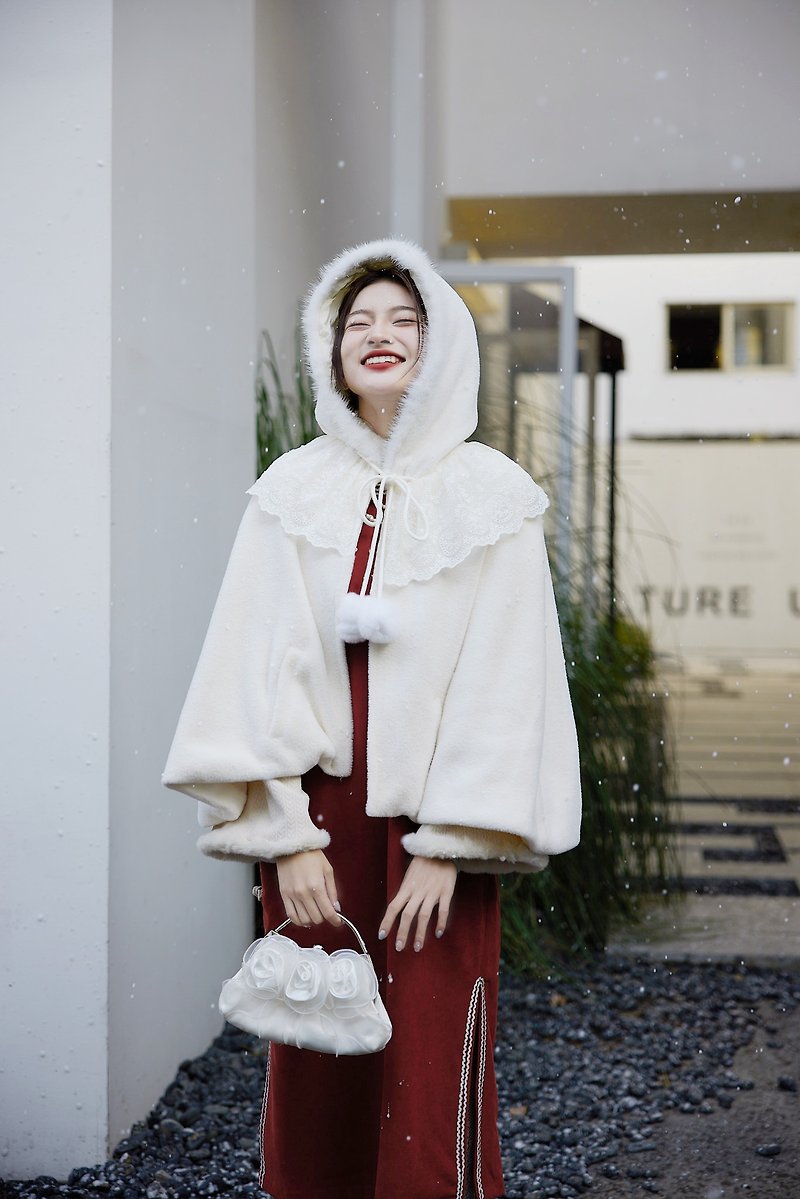 White imitation ferret fur lace hooded short cape coat with cheongsam new Chinese Spring Festival improved coat - เสื้อแจ็คเก็ต - เส้นใยสังเคราะห์ ขาว