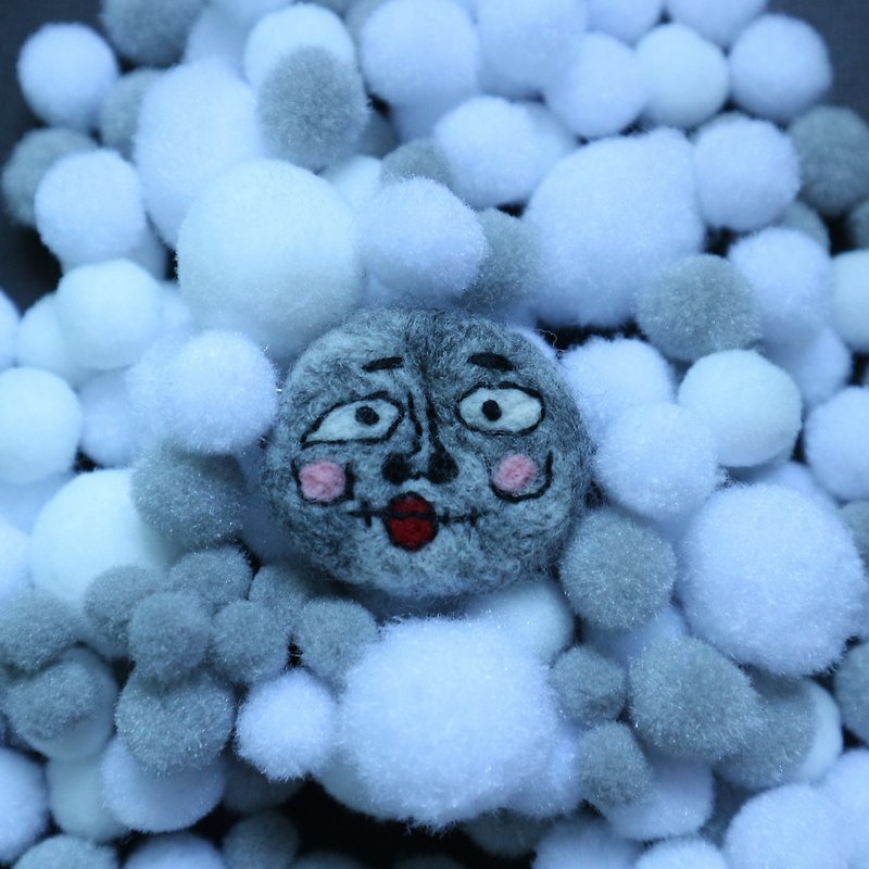 So can not laugh small ugly baby wool felt brooch - เข็มกลัด - ขนแกะ สีเทา