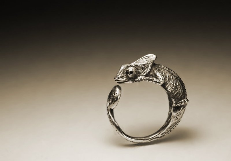 Handmade chameleon ring - แหวนทั่วไป - โลหะ สีเงิน