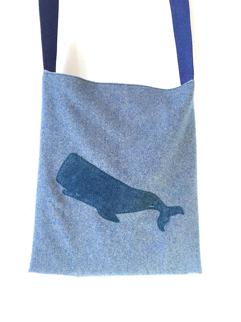 抺香鯨 鯨魚刺繡布袋  - 側背包/斜背包 - 棉．麻 藍色