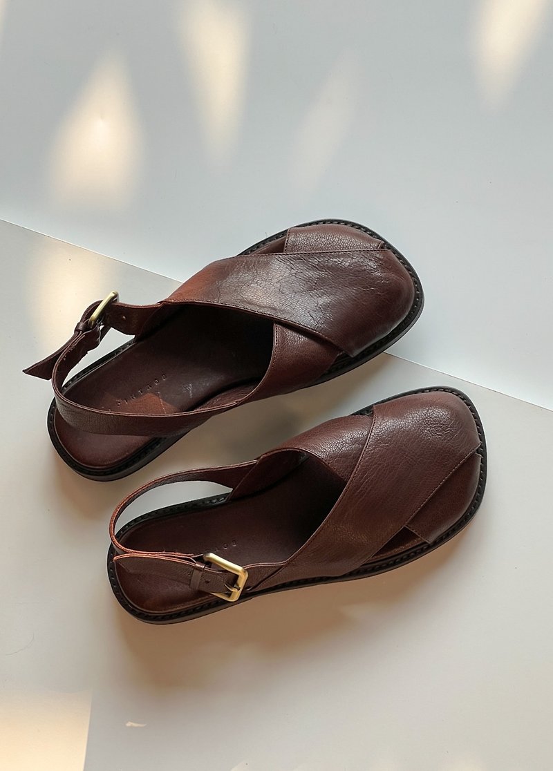 Full-bodied slouchy cross-woven lambskin bun sandals handcrafted in chocolate Brown