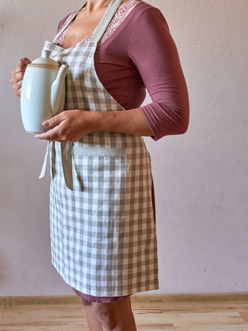 Linen checkered gray unisex apron with pockets, housewarming gift - 圍裙 - 亞麻 灰色