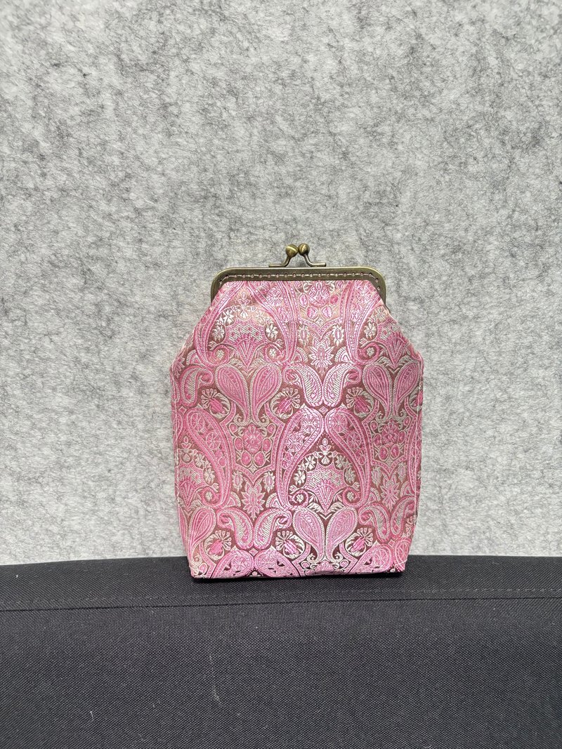 MBC handmade brocade cashew flower 10cm square kiss lock bag pink - Messenger Bags & Sling Bags - Cotton & Hemp Pink