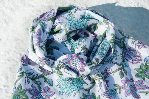 omhandmade 手織純綿絲巾/手工木刻印植物染圍巾/草木染棉絲巾-藍紫花朵流蘇