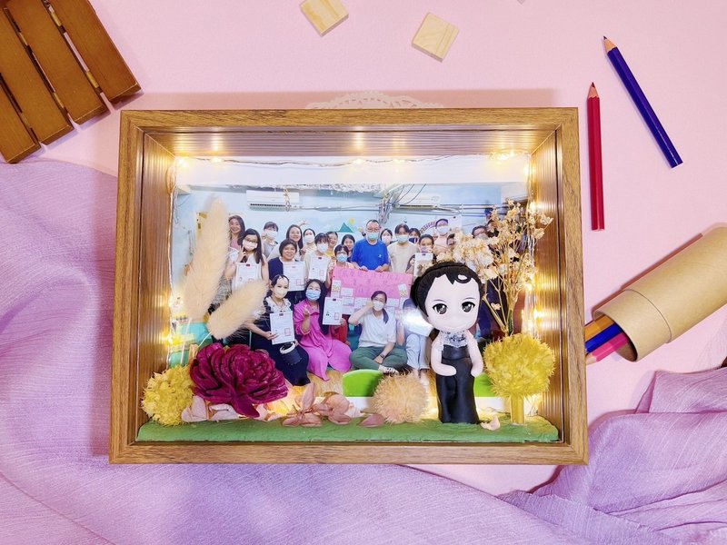 Customized clay doll with dried Sola flower 6x8 photo frame - ตุ๊กตา - ดินเหนียว 