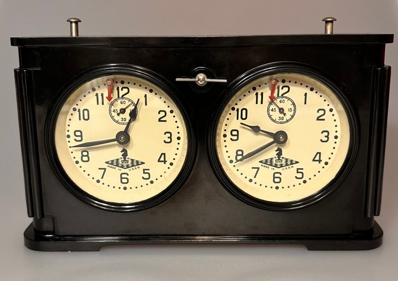 Soviet chess clock Jantar from 1950 or 1960s - 桌遊/卡牌 - 塑膠 