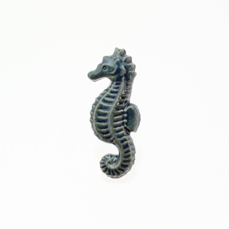 ceramics brooch seahorse antique blue - เข็มกลัด - ดินเผา สีนำ้ตาล