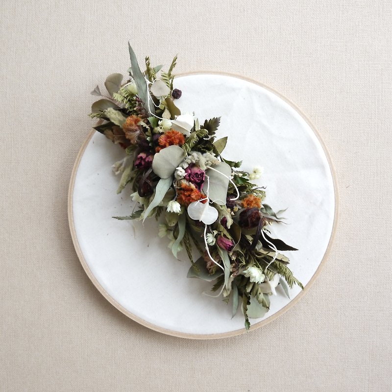 [Wilderness] Dry Flower Embroidery Box Pendant / Hanging Decoration - ตกแต่งต้นไม้ - พืช/ดอกไม้ สีกากี