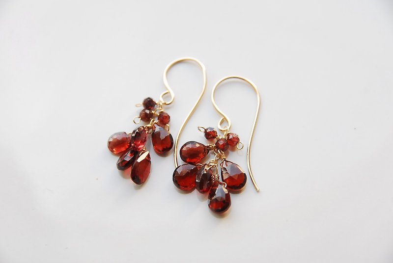 Garnet pear-shaped tassel earrings 14kgf - ต่างหู - เครื่องประดับพลอย สีแดง