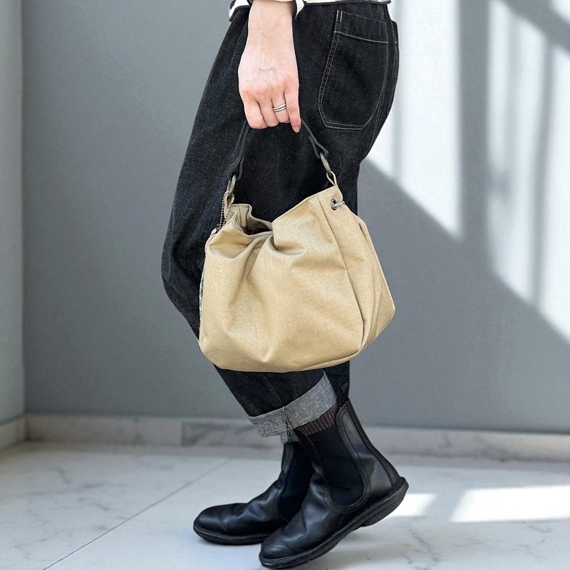 BALON　mini　ベージュ×ブラック　CORDURA　撥水加工ナイロン素材バッグ - 側背包/斜背包 - 尼龍 卡其色