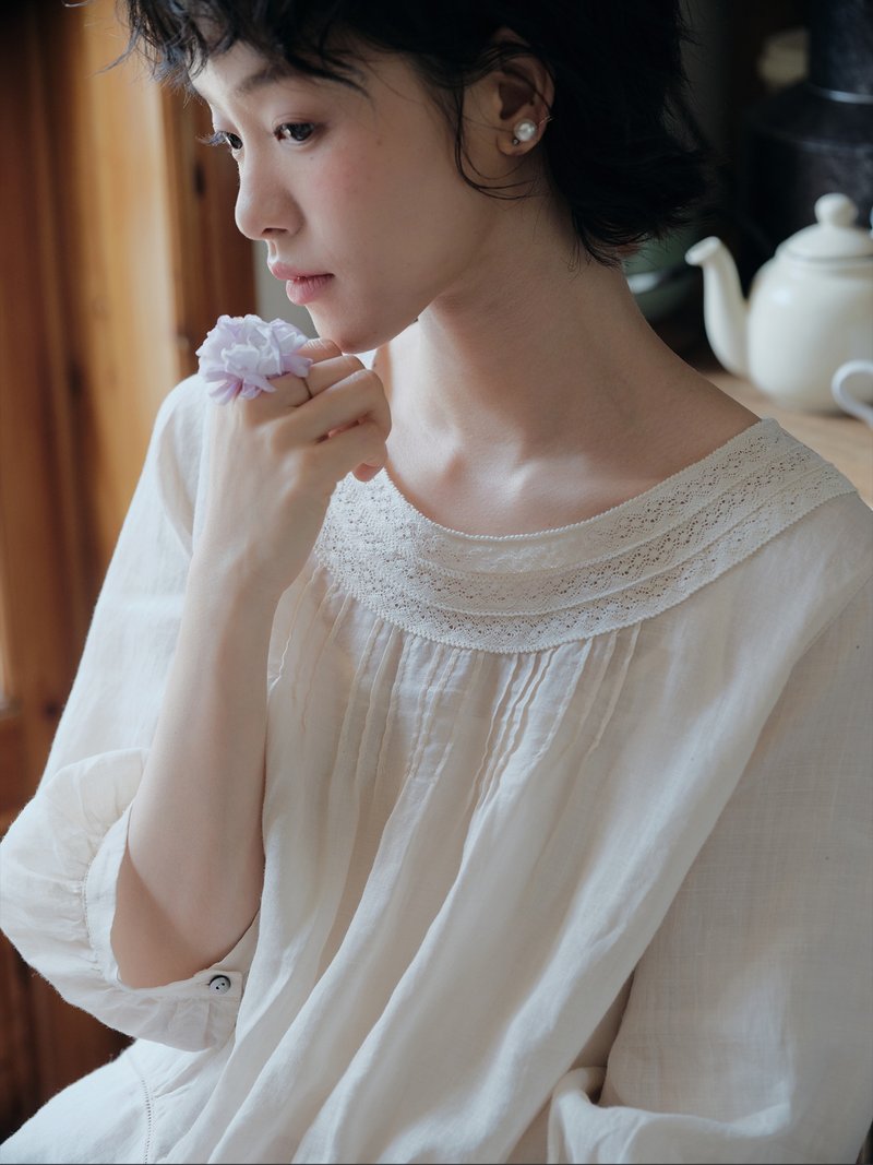 苧麻兩色小衫打條工藝花邊上衣 - 女襯衫 - 棉．麻 多色