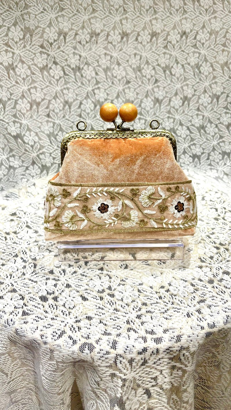 MBC 人手製 12cm方形口金 木珠頭 絲絨刺繡帶 蝦肉色 - 側背包/斜孭袋 - 棉．麻 橘色