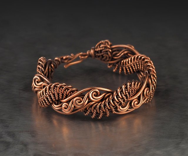 Healing Lama Hand Forged 100% Copper Bracelet. Made with Solid and High  Gauge Pure Copper. Helps Reducing The Joint Pain and Stiffness, Joint  Related Inflammation and Skin Allergies. Plain