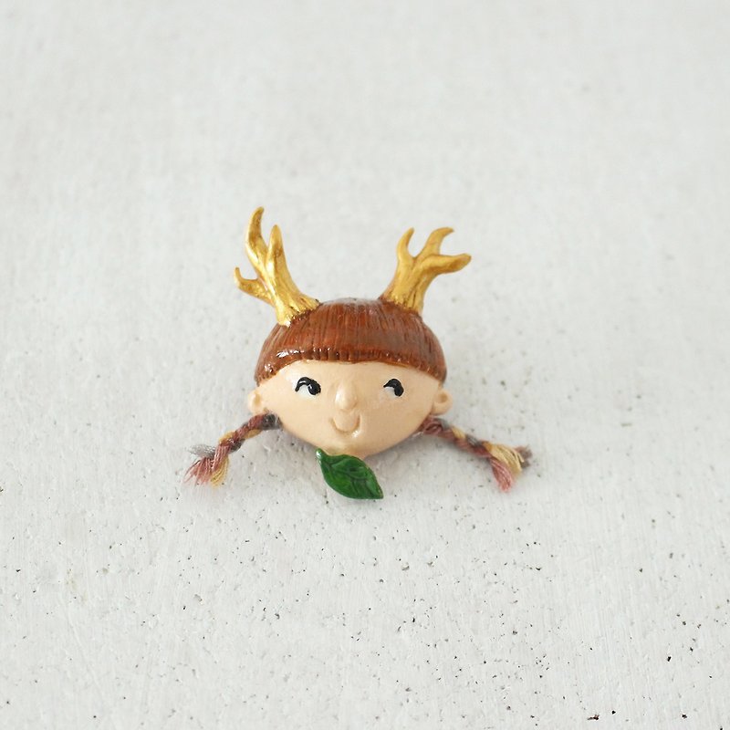 Lena & Friends Pin - Deer Brooch - เข็มกลัด - ดินเผา สีทอง